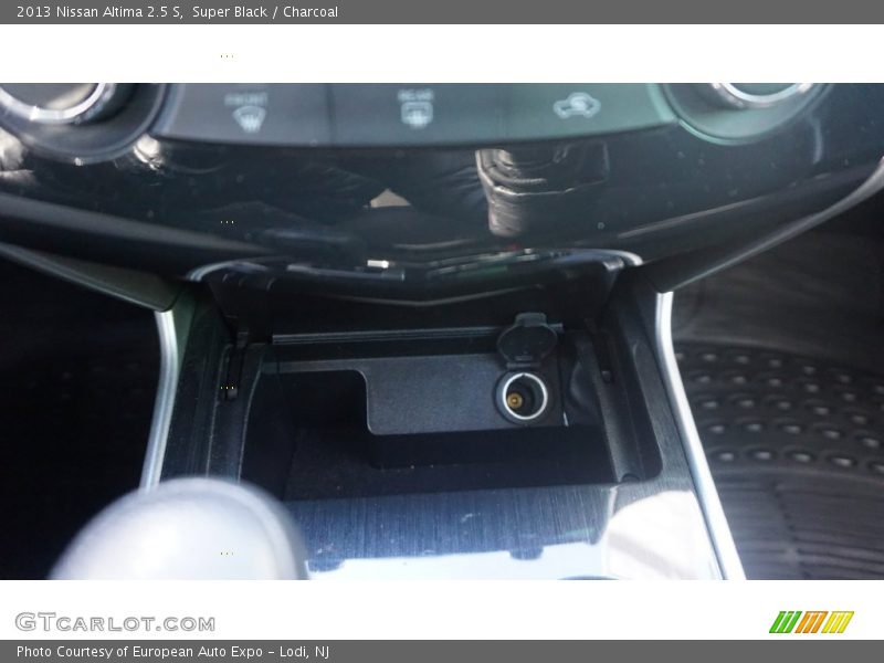Super Black / Charcoal 2013 Nissan Altima 2.5 S