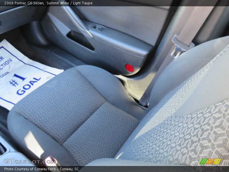 Summit White / Light Taupe 2009 Pontiac G6 Sedan