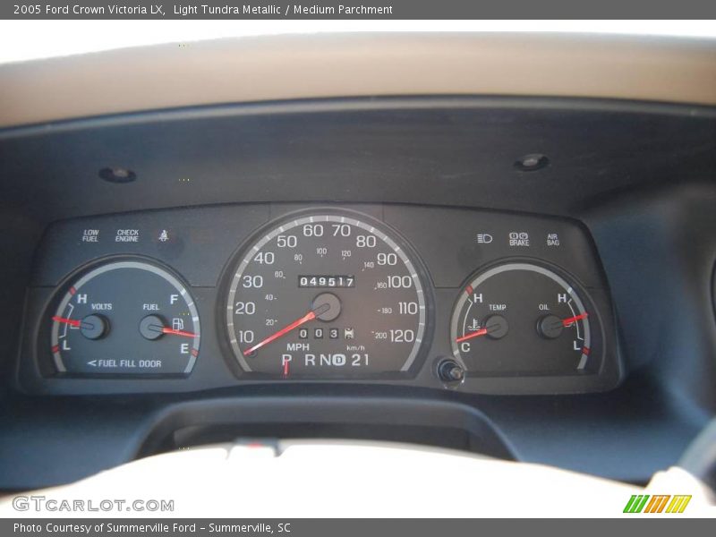 Light Tundra Metallic / Medium Parchment 2005 Ford Crown Victoria LX