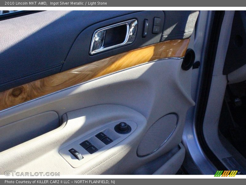 Ingot Silver Metallic / Light Stone 2010 Lincoln MKT AWD