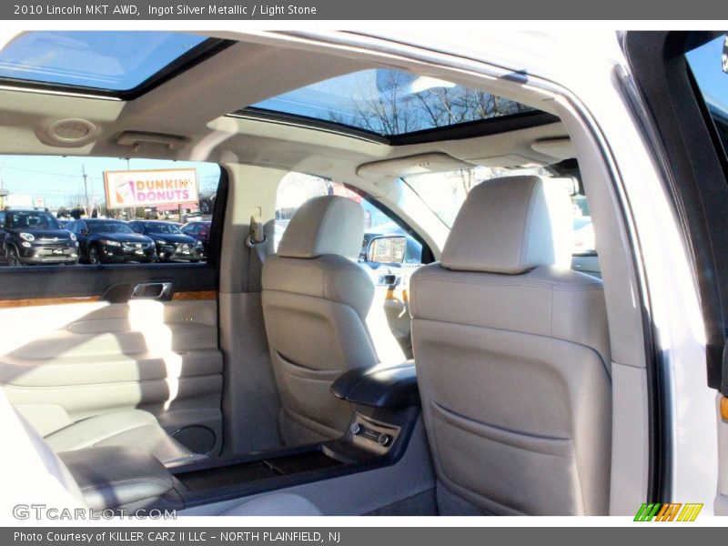 Ingot Silver Metallic / Light Stone 2010 Lincoln MKT AWD