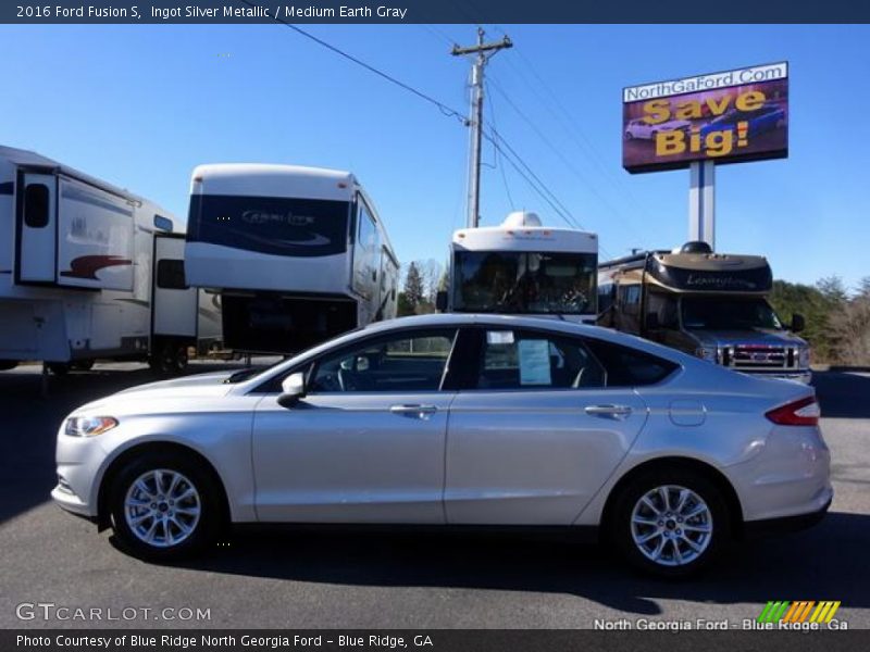 Ingot Silver Metallic / Medium Earth Gray 2016 Ford Fusion S