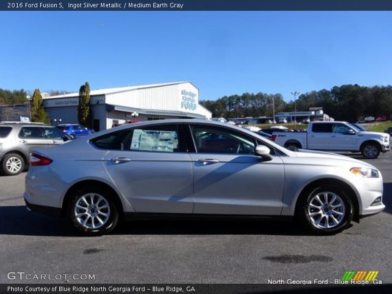 Ingot Silver Metallic / Medium Earth Gray 2016 Ford Fusion S