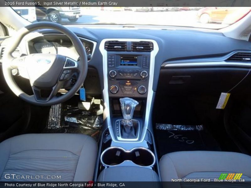 Ingot Silver Metallic / Medium Earth Gray 2016 Ford Fusion S