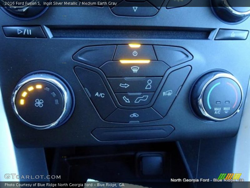 Ingot Silver Metallic / Medium Earth Gray 2016 Ford Fusion S