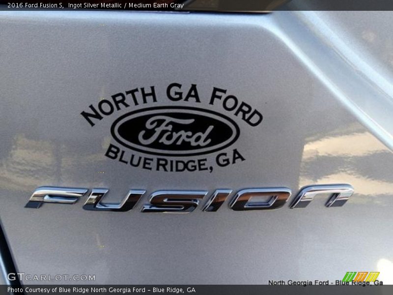 Ingot Silver Metallic / Medium Earth Gray 2016 Ford Fusion S