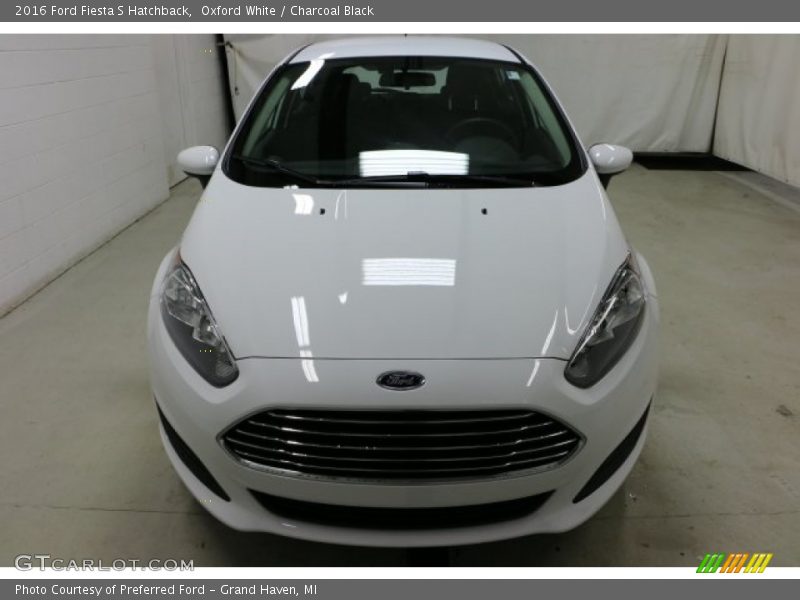 Oxford White / Charcoal Black 2016 Ford Fiesta S Hatchback