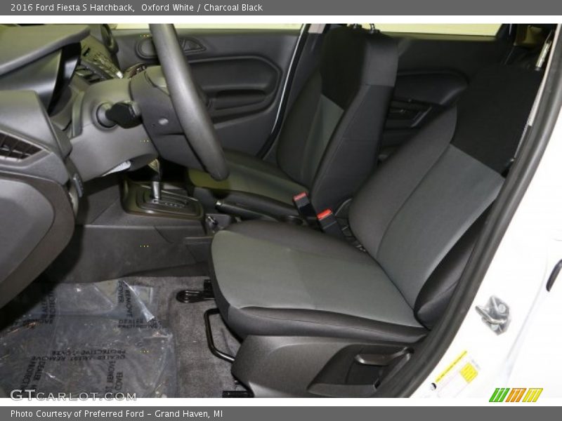 Oxford White / Charcoal Black 2016 Ford Fiesta S Hatchback