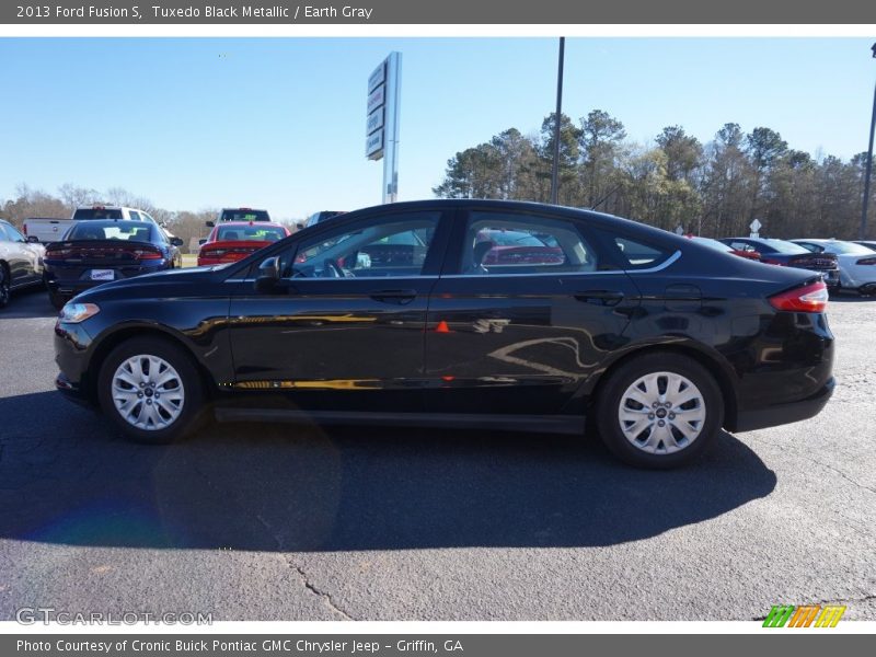 Tuxedo Black Metallic / Earth Gray 2013 Ford Fusion S