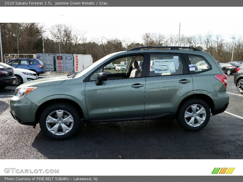 Jasmine Green Metallic / Gray 2016 Subaru Forester 2.5i