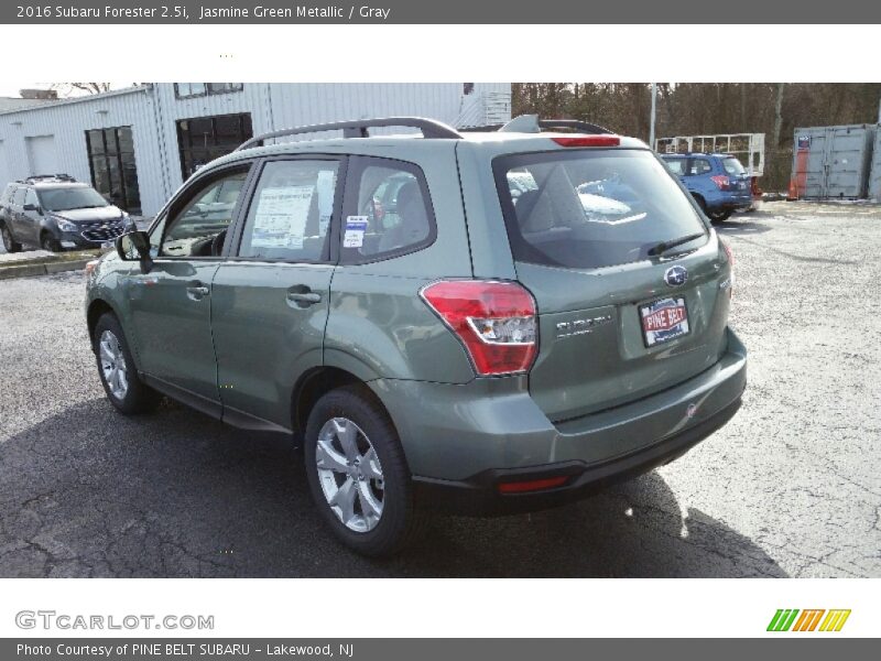 Jasmine Green Metallic / Gray 2016 Subaru Forester 2.5i