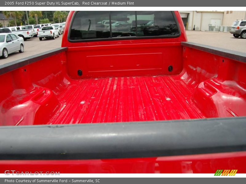Red Clearcoat / Medium Flint 2005 Ford F250 Super Duty XL SuperCab