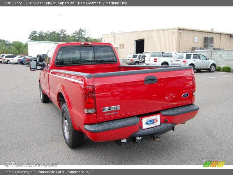 Red Clearcoat / Medium Flint 2005 Ford F250 Super Duty XL SuperCab
