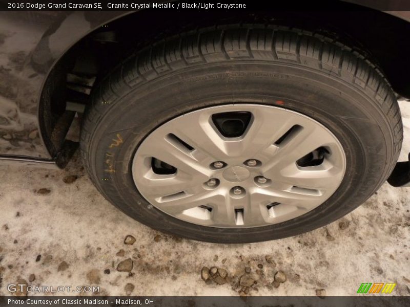 Granite Crystal Metallic / Black/Light Graystone 2016 Dodge Grand Caravan SE