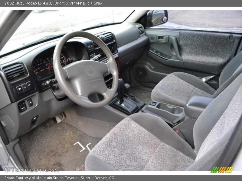 Bright Silver Metallic / Gray 2002 Isuzu Rodeo LS 4WD