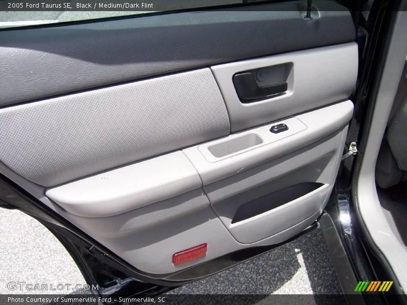 Black / Medium/Dark Flint 2005 Ford Taurus SE