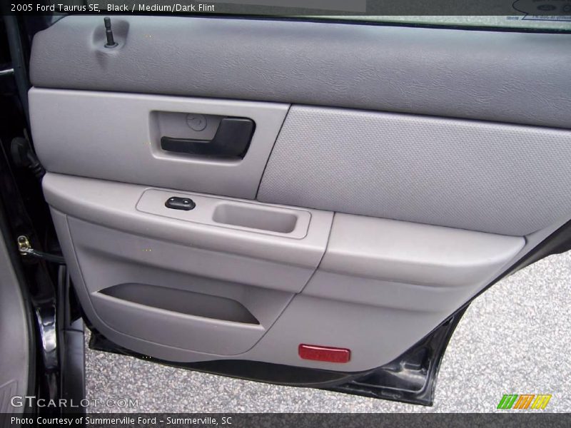 Black / Medium/Dark Flint 2005 Ford Taurus SE