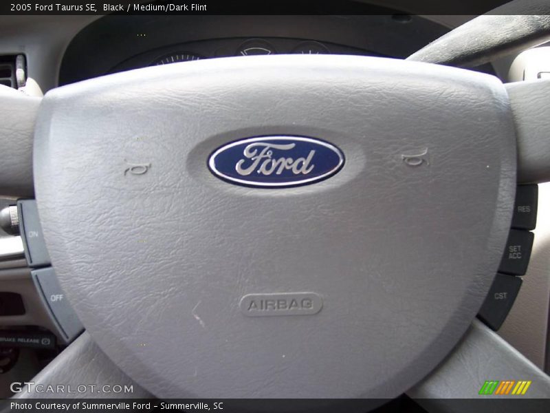 Black / Medium/Dark Flint 2005 Ford Taurus SE