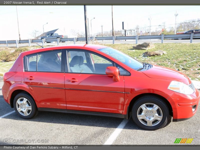 Red Alert / Charcoal 2007 Nissan Versa S