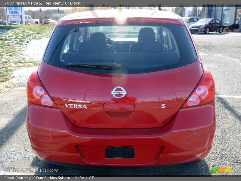 Red Alert / Charcoal 2007 Nissan Versa S
