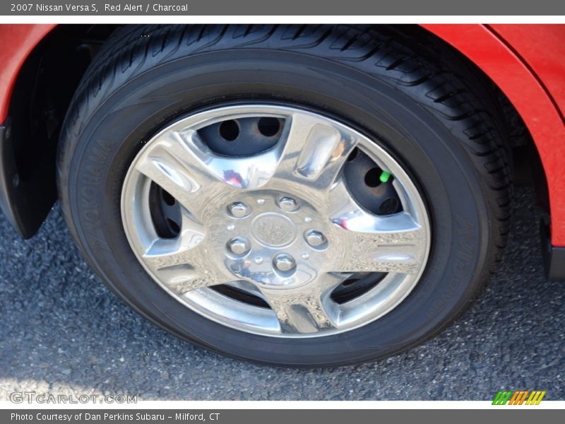 Red Alert / Charcoal 2007 Nissan Versa S