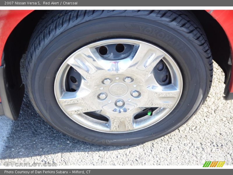 Red Alert / Charcoal 2007 Nissan Versa S