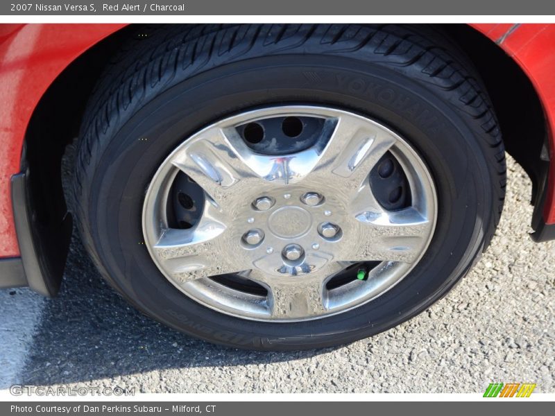 Red Alert / Charcoal 2007 Nissan Versa S