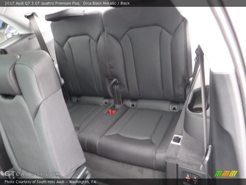 Rear Seat of 2017 Q7 3.0T quattro Premium Plus