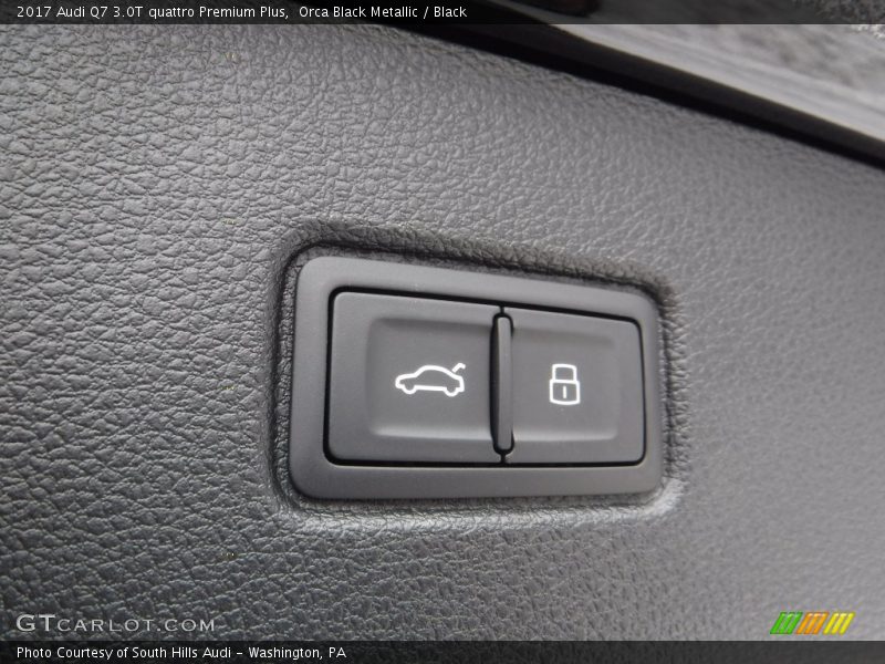 Controls of 2017 Q7 3.0T quattro Premium Plus