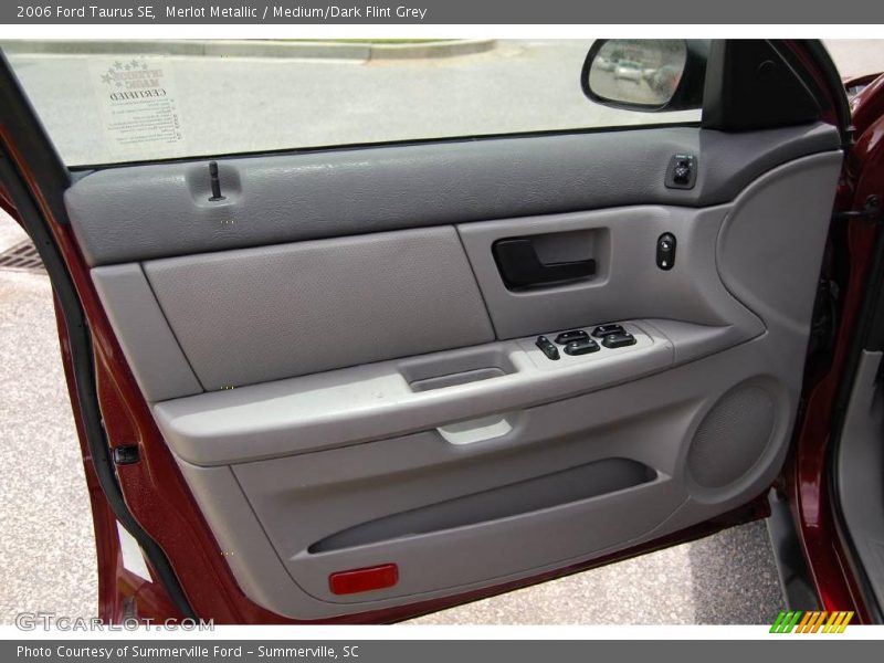 Merlot Metallic / Medium/Dark Flint Grey 2006 Ford Taurus SE