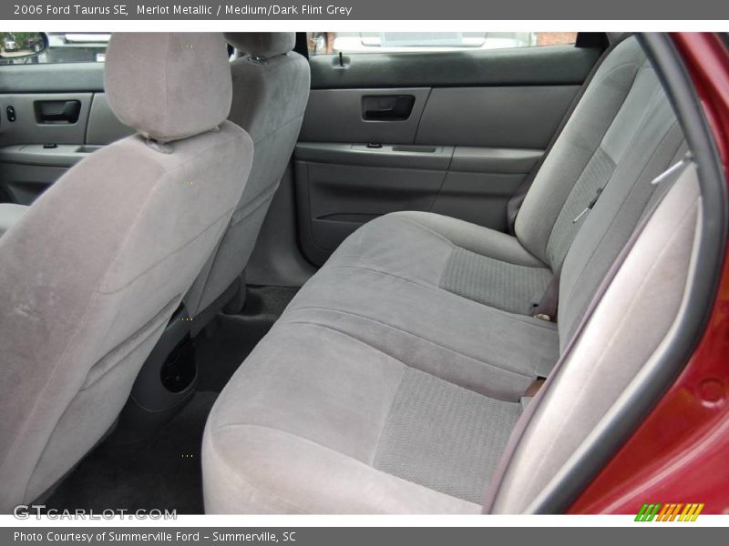 Merlot Metallic / Medium/Dark Flint Grey 2006 Ford Taurus SE