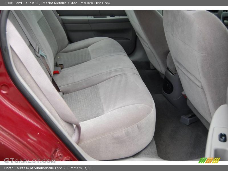 Merlot Metallic / Medium/Dark Flint Grey 2006 Ford Taurus SE