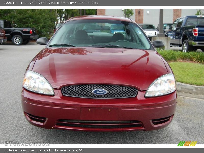 Merlot Metallic / Medium/Dark Flint Grey 2006 Ford Taurus SE