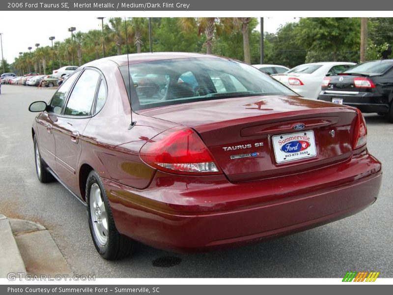 Merlot Metallic / Medium/Dark Flint Grey 2006 Ford Taurus SE