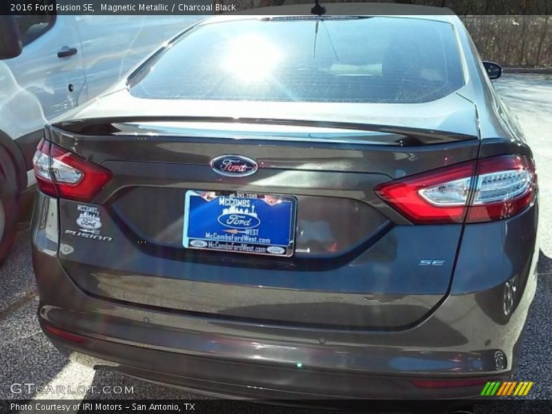 Magnetic Metallic / Charcoal Black 2016 Ford Fusion SE