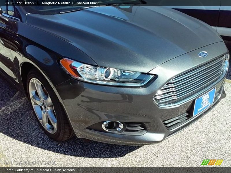 Magnetic Metallic / Charcoal Black 2016 Ford Fusion SE