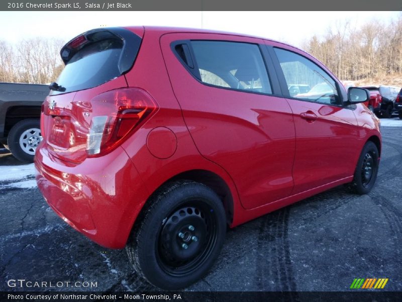 Salsa / Jet Black 2016 Chevrolet Spark LS