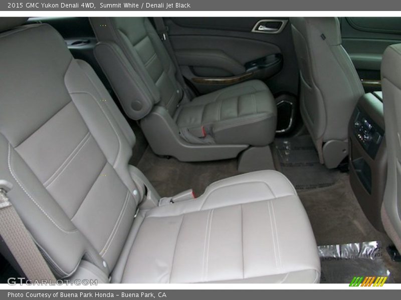 Summit White / Denali Jet Black 2015 GMC Yukon Denali 4WD