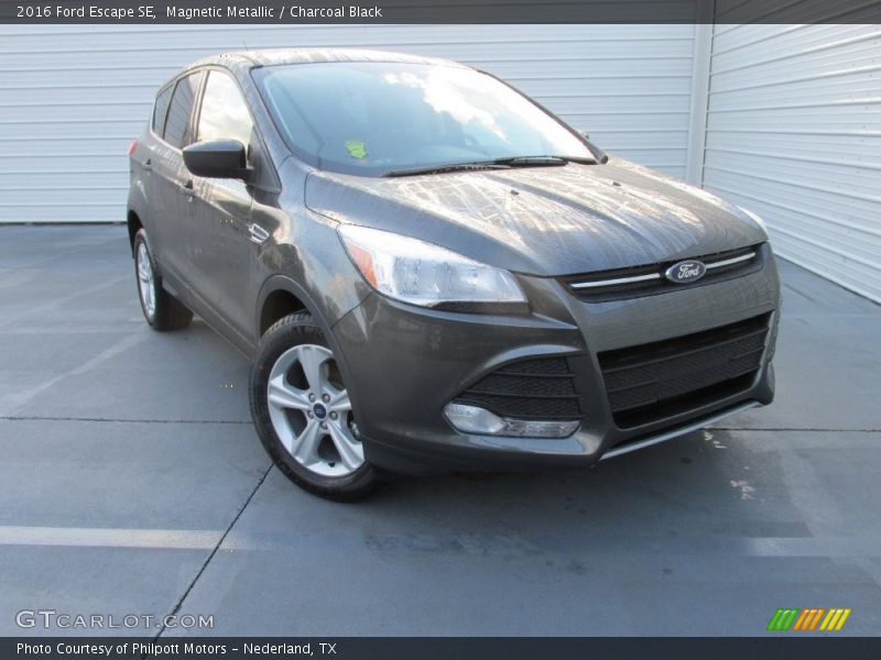 Magnetic Metallic / Charcoal Black 2016 Ford Escape SE