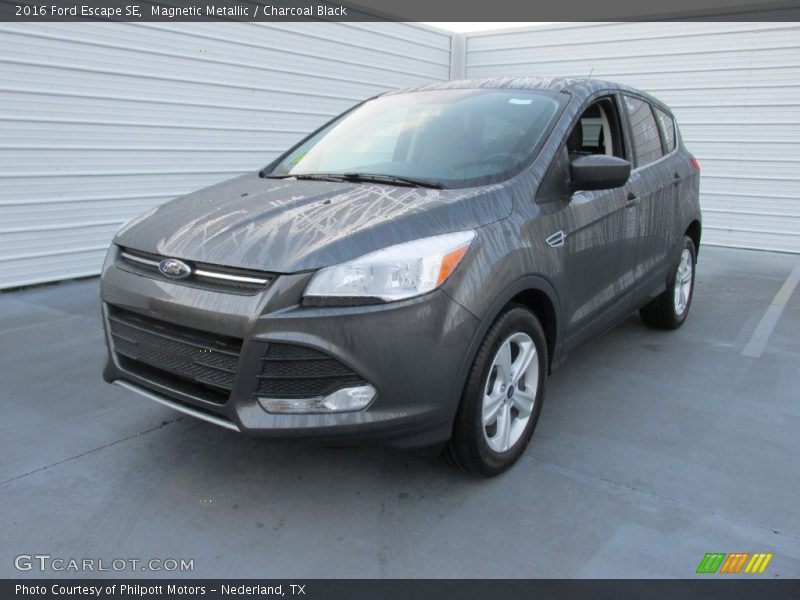 Magnetic Metallic / Charcoal Black 2016 Ford Escape SE