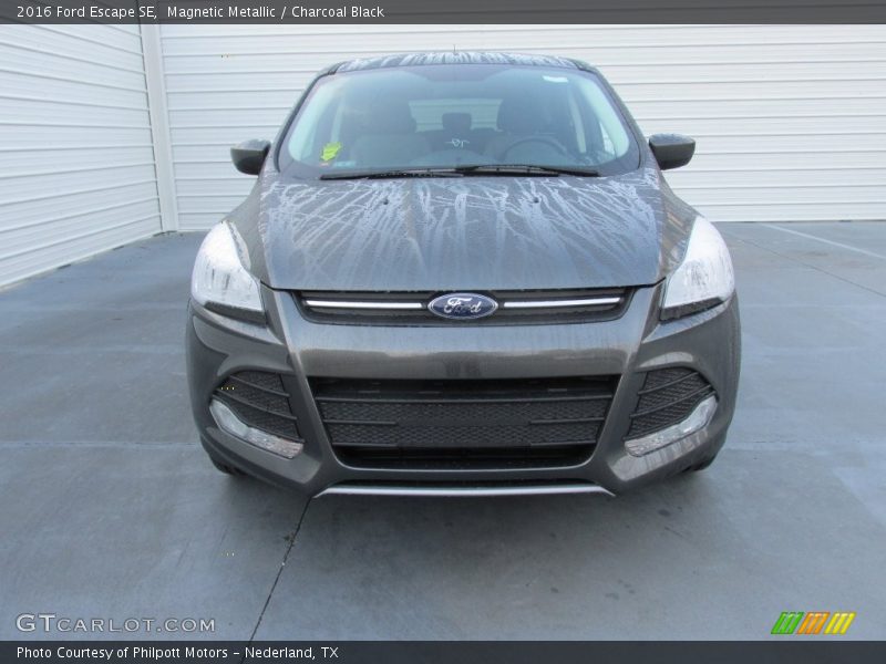Magnetic Metallic / Charcoal Black 2016 Ford Escape SE