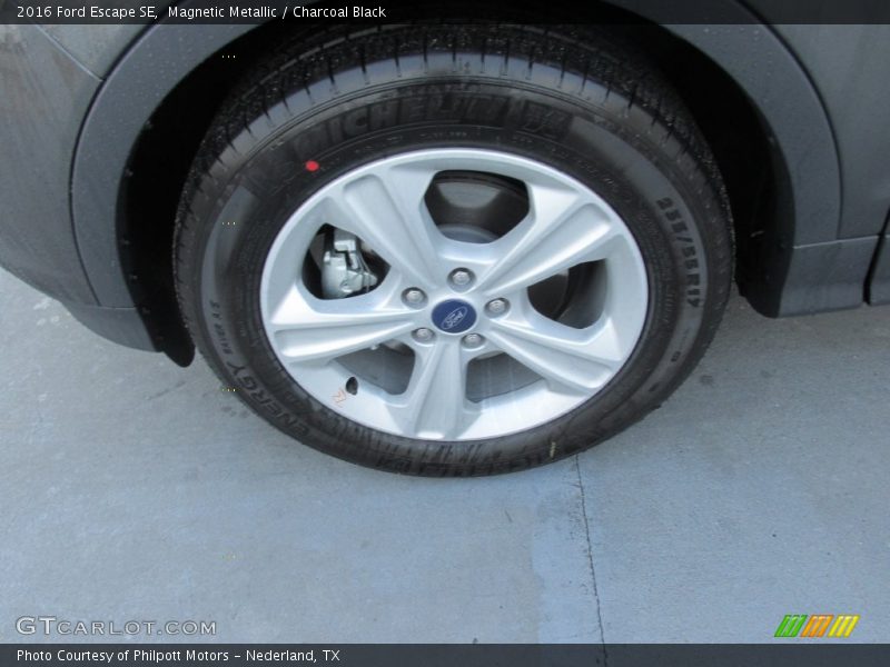 Magnetic Metallic / Charcoal Black 2016 Ford Escape SE