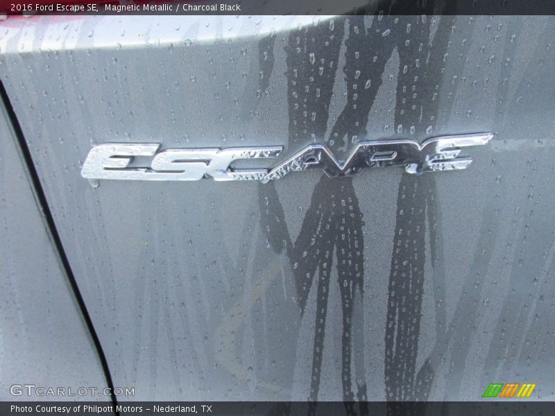 Magnetic Metallic / Charcoal Black 2016 Ford Escape SE