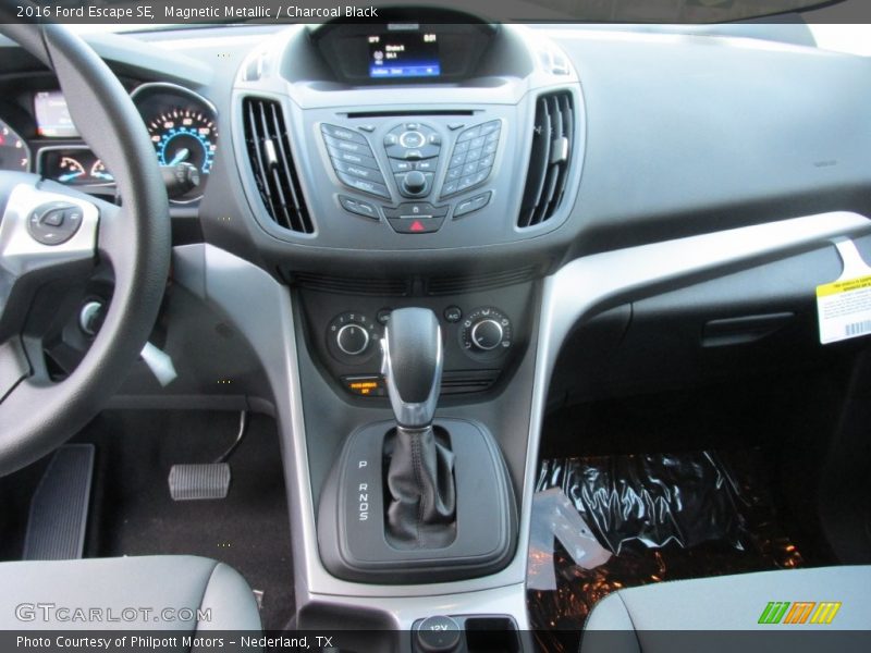 Magnetic Metallic / Charcoal Black 2016 Ford Escape SE
