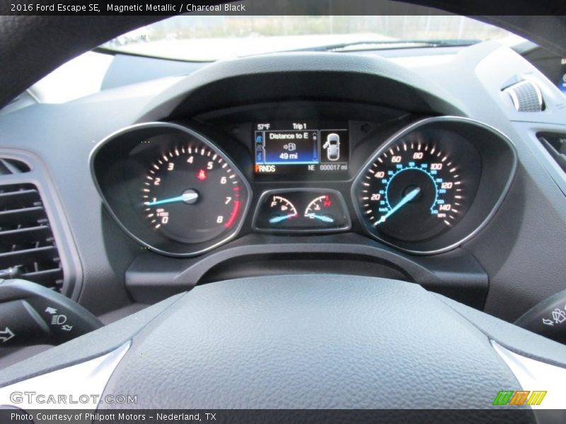 Magnetic Metallic / Charcoal Black 2016 Ford Escape SE