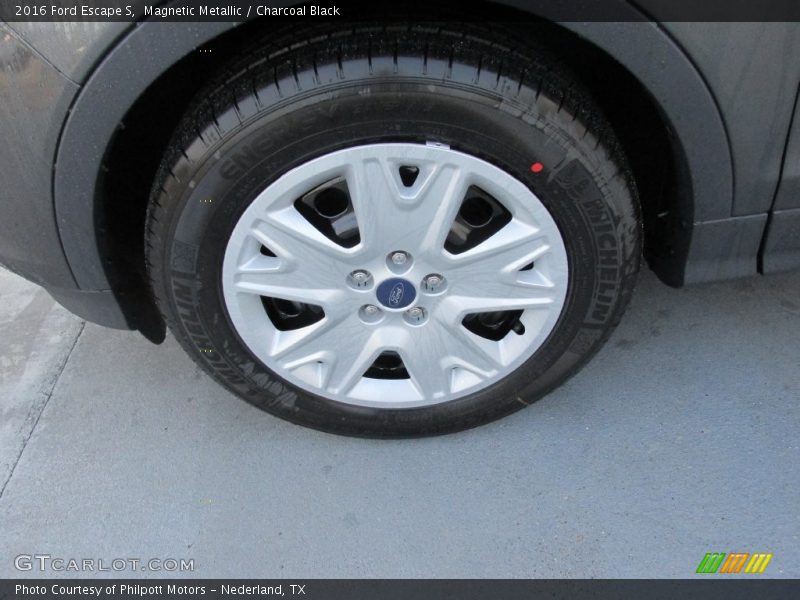 Magnetic Metallic / Charcoal Black 2016 Ford Escape S
