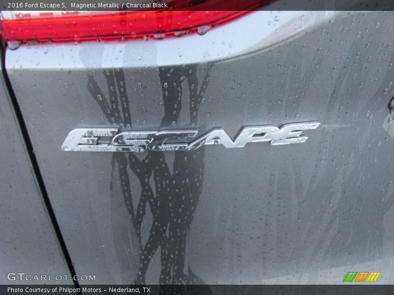 Magnetic Metallic / Charcoal Black 2016 Ford Escape S