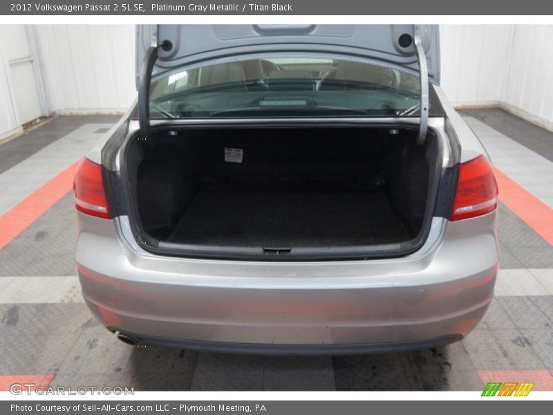 Platinum Gray Metallic / Titan Black 2012 Volkswagen Passat 2.5L SE