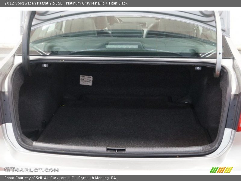 Platinum Gray Metallic / Titan Black 2012 Volkswagen Passat 2.5L SE