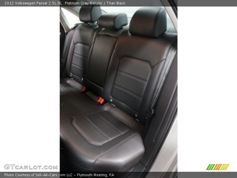 Platinum Gray Metallic / Titan Black 2012 Volkswagen Passat 2.5L SE